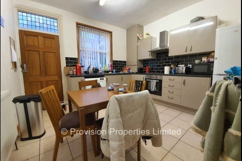 Welton+Mount%2C+Hyde+Park%2C+LS6