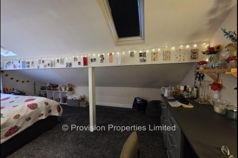 Brudenell+Road%2C+Hyde+Park%2C+LS6