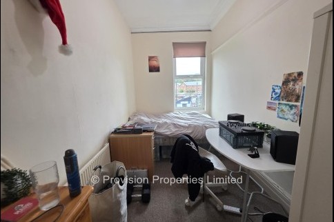 Brudenell+Road%2C+Hyde+Park%2C+LS6