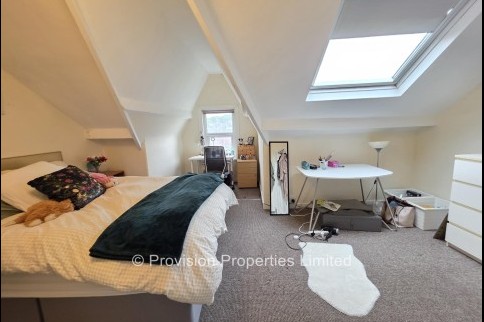 Brudenell+Road%2C+Hyde+Park%2C+LS6