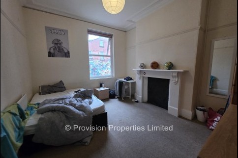 Brudenell+Road%2C+Hyde+Park%2C+LS6