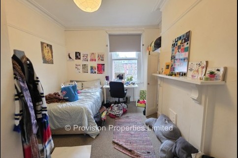 Brudenell+Road%2C+Hyde+Park%2C+LS6