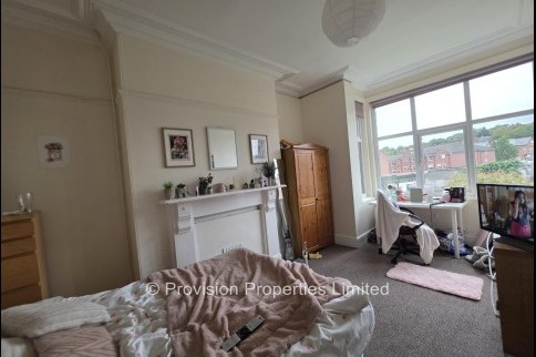 Brudenell+Road%2C+Hyde+Park%2C+LS6