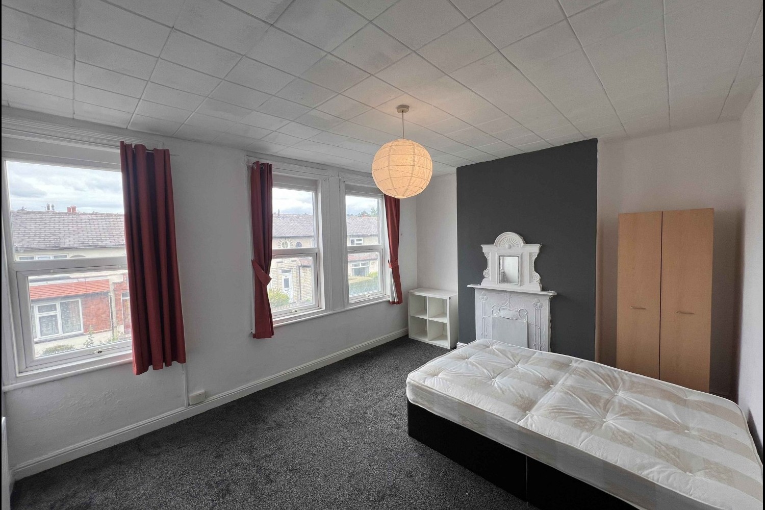 Walmsley+Road%2C+Hyde+Park%2C+LS6