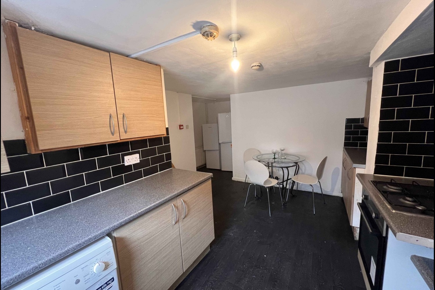 Walmsley+Road%2C+Hyde+Park%2C+LS6