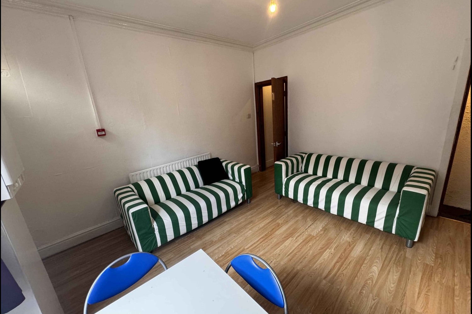 Hessle+View%2C+Hyde+Park%2C+LS6