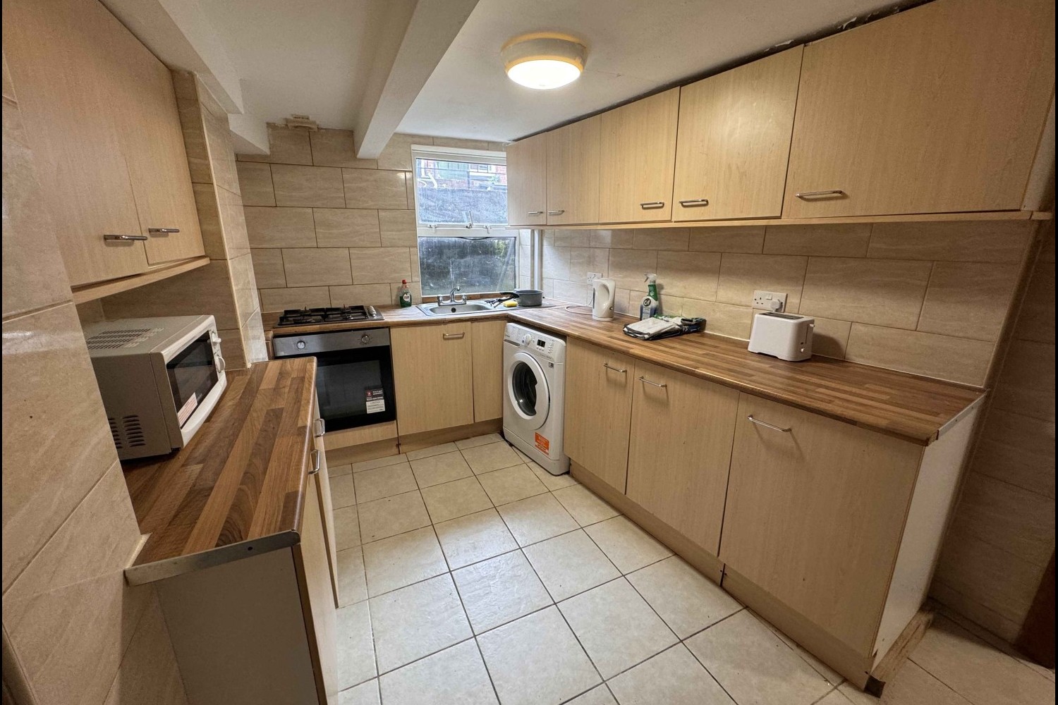 Hessle+View%2C+Hyde+Park%2C+LS6