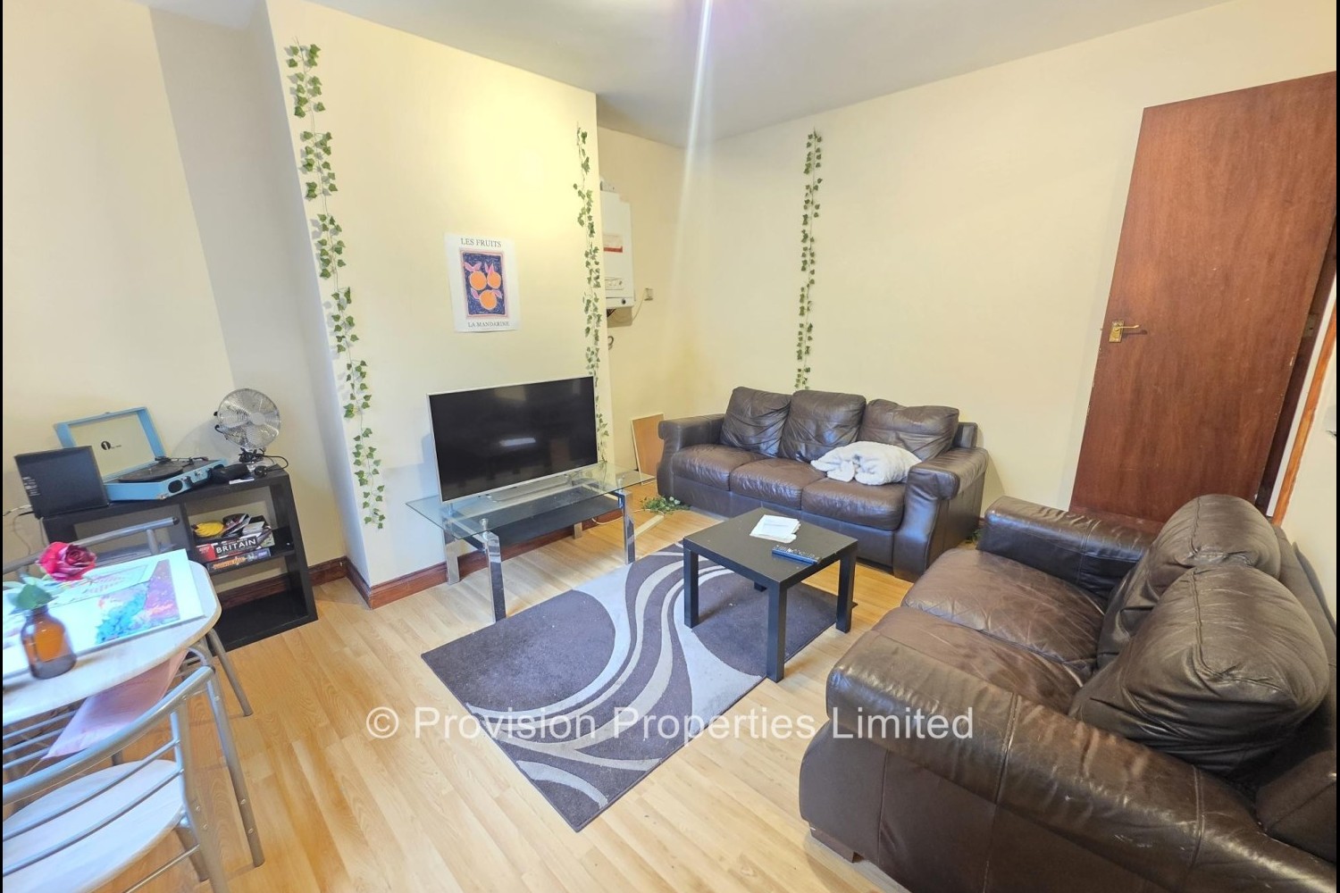2 Bedroom Houses Flats in Hyde Park