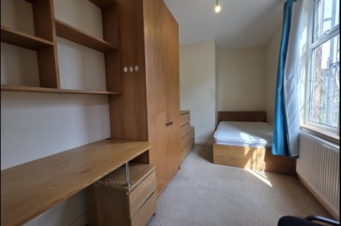 Headingley+Avenue%2C+Headingley%2C+LS6