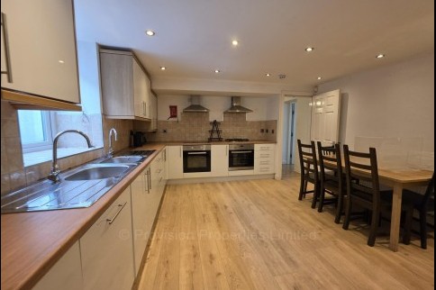 Headingley+Avenue%2C+Headingley%2C+LS6