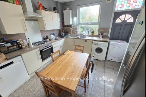 4 Bedroom Welton Grove Hyde Park