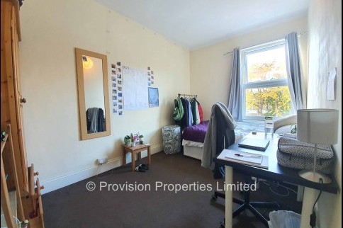 Woodsley+Road%2C+Hyde+Park%2C+LS3