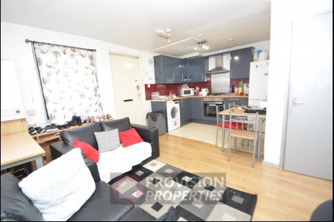 2 Bedroom Flat, Hyde Park, Leeds
