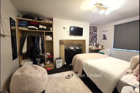 Kensington+Terrace%2C+Hyde+Park%2C+LS6