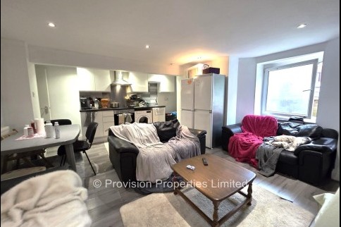 Kensington+Terrace%2C+Hyde+Park%2C+LS6
