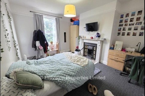 Kensington+Terrace%2C+Hyde+Park%2C+LS6