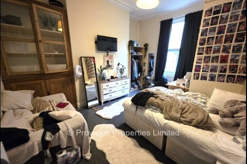 Kensington+Terrace%2C+Hyde+Park%2C+LS6