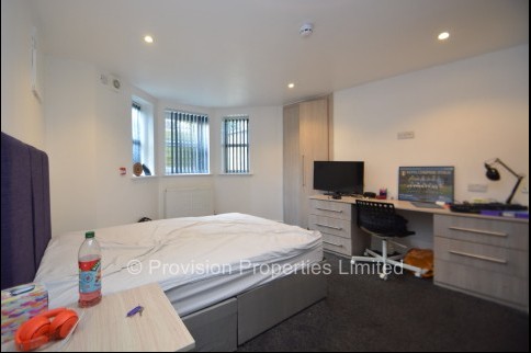 4 bed student properties Leeds