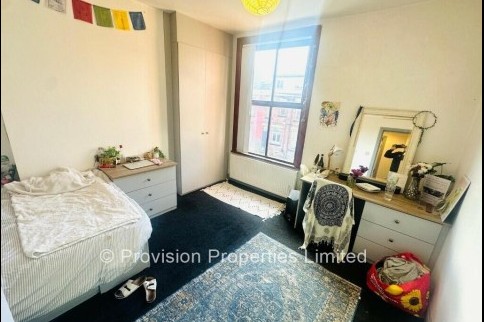 Ebberston+Terrace%2C+Hyde+Park%2C+LS6