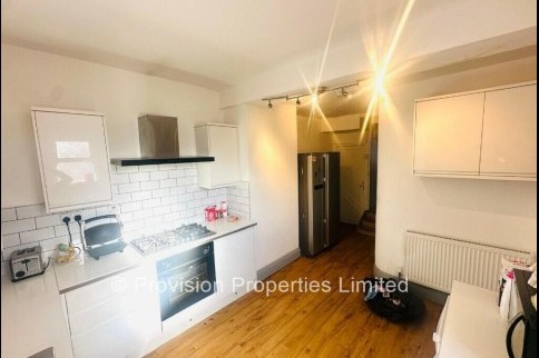 Ebberston+Terrace%2C+Hyde+Park%2C+LS6
