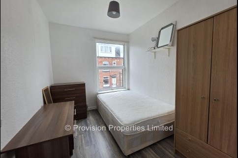 Thornville+Road%2C+Hyde+Park%2C+LS6