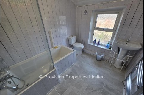 Brudenell+Avenue%2C+Hyde+Park%2C+LS6