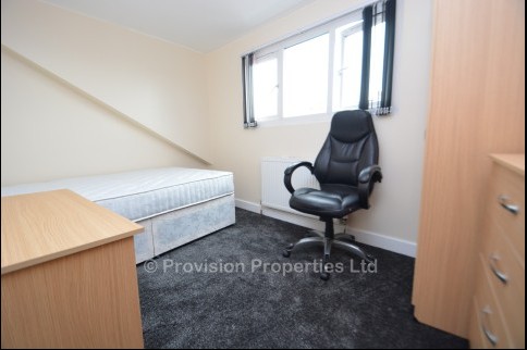 Branksome+Terrace%2C+Hyde+Park%2C+LS6