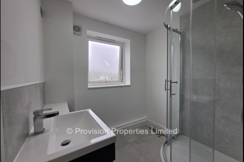 Holborn+Central%2C+Hyde+Park%2C+LS6